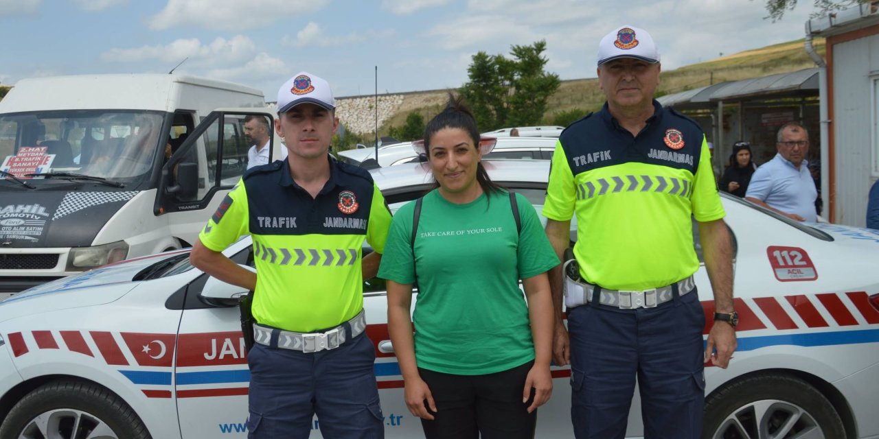 Sınava yetiştirilen öğrenciden jandarmaya teşekkür