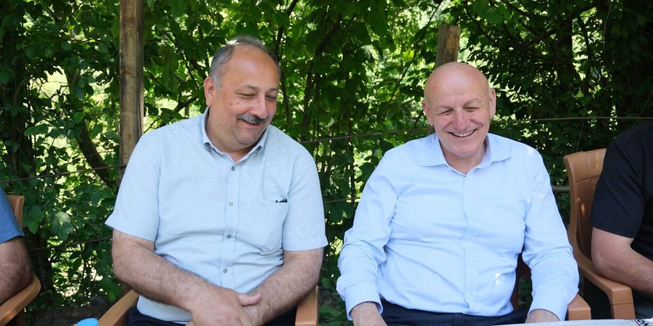 İlçeleri birleştiren köprüde ortak buluşma