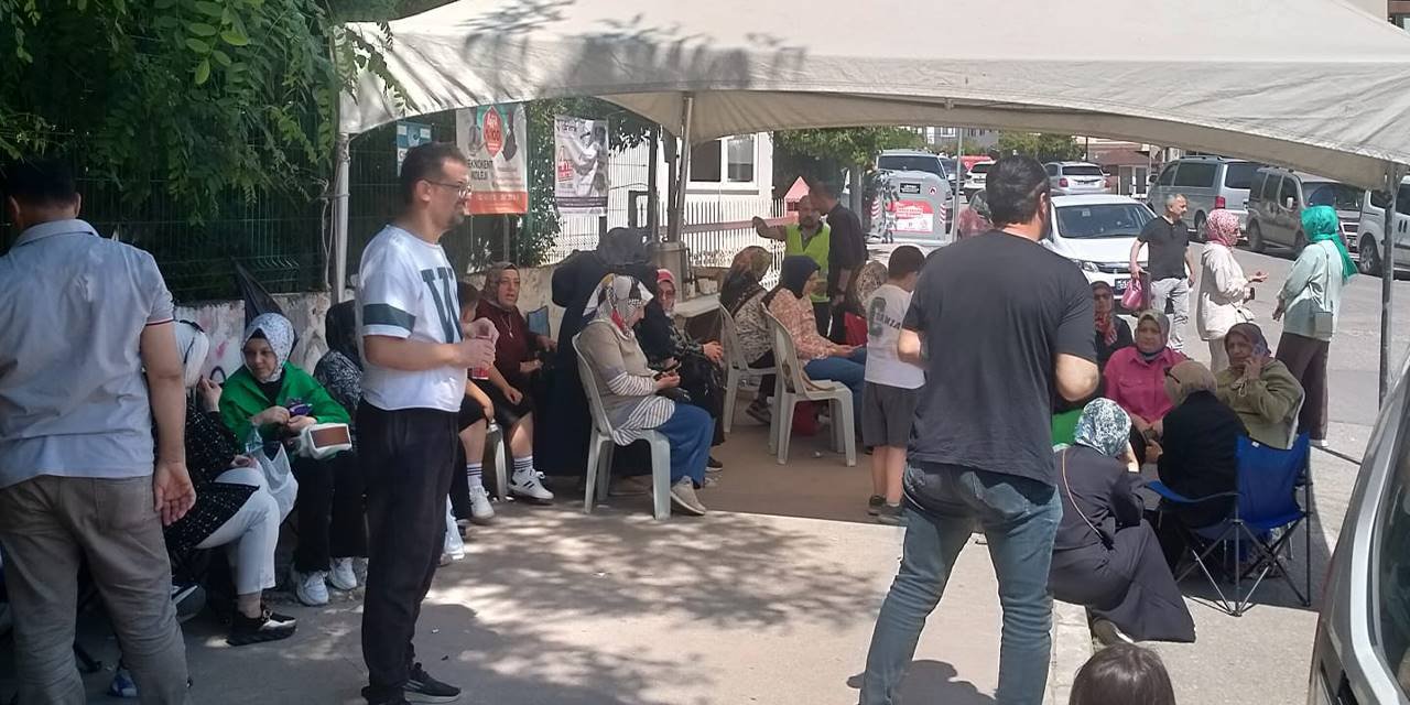 Velilere ve öğrencilere ikram verildi