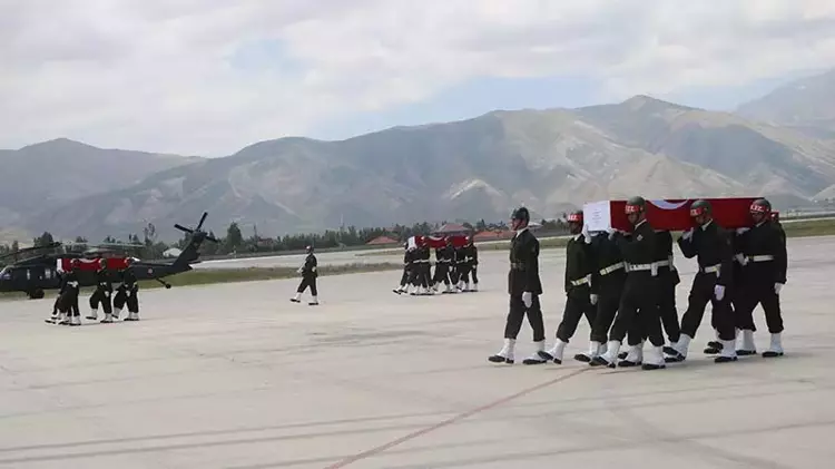Yüksekova’da Törenle Uğurlandılar