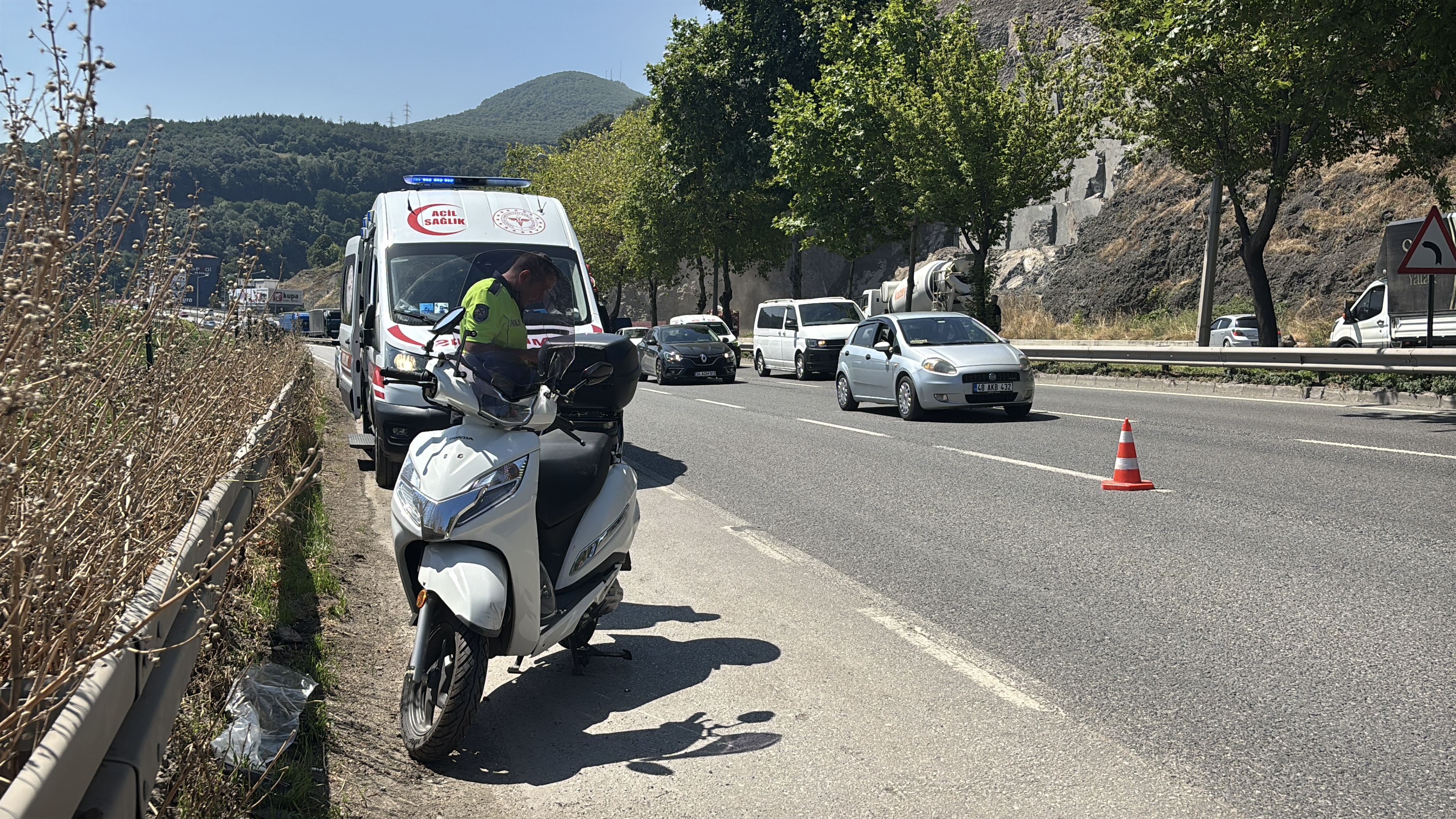Devrilen Motosikletin Sürücüsü Yaralandı