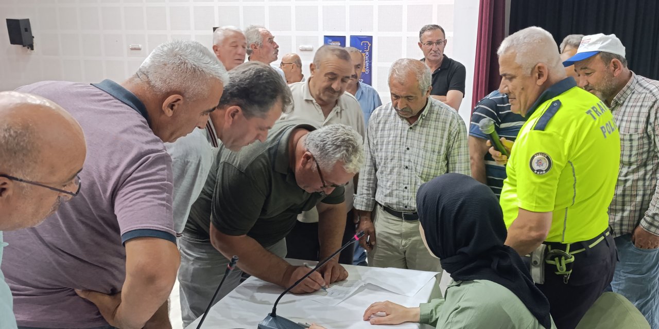 Şoförlere trafik güvenliği eğitimi verildi