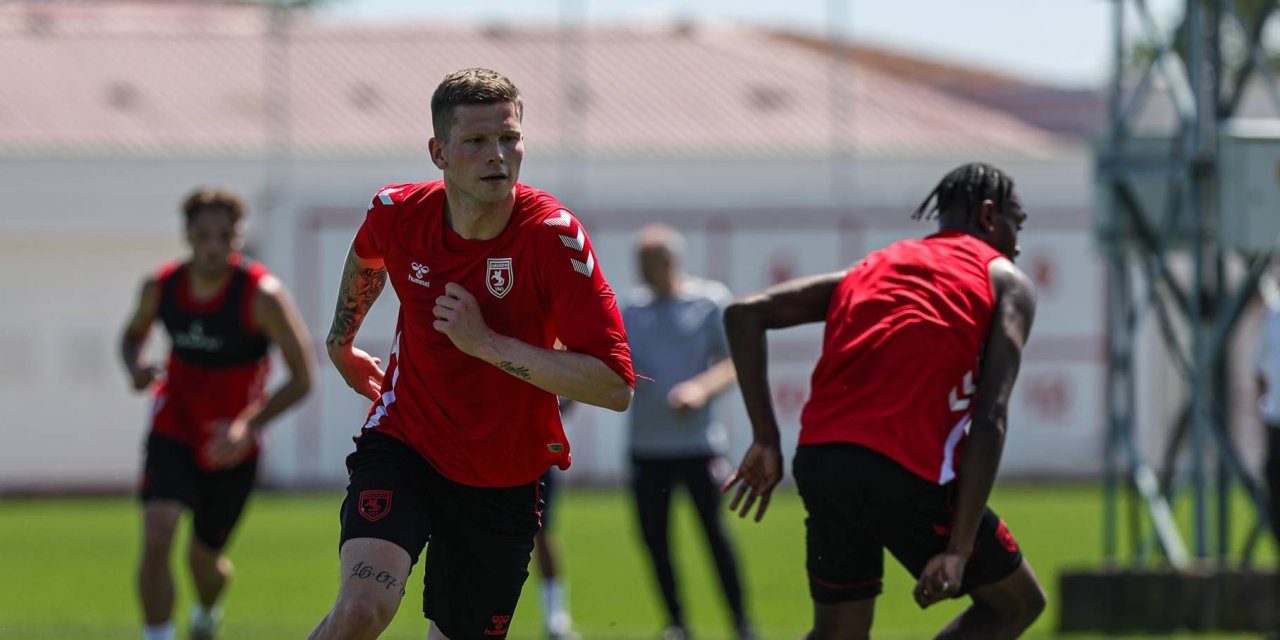 Tomasson dikkat çekiyor