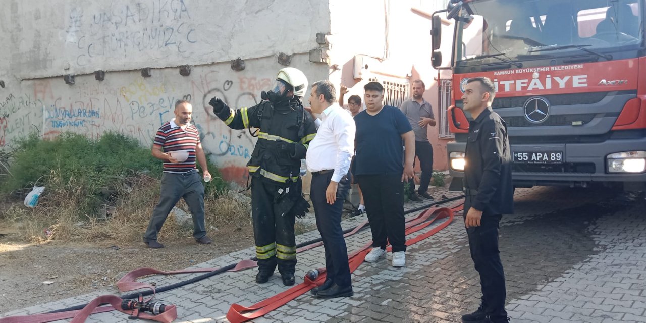 Yangında ahşap ev kullanılamaz hale geldi