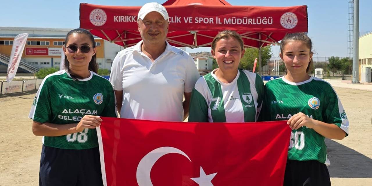 Alaçamspor’un altın kızları Türkiye’yi temsil edecek