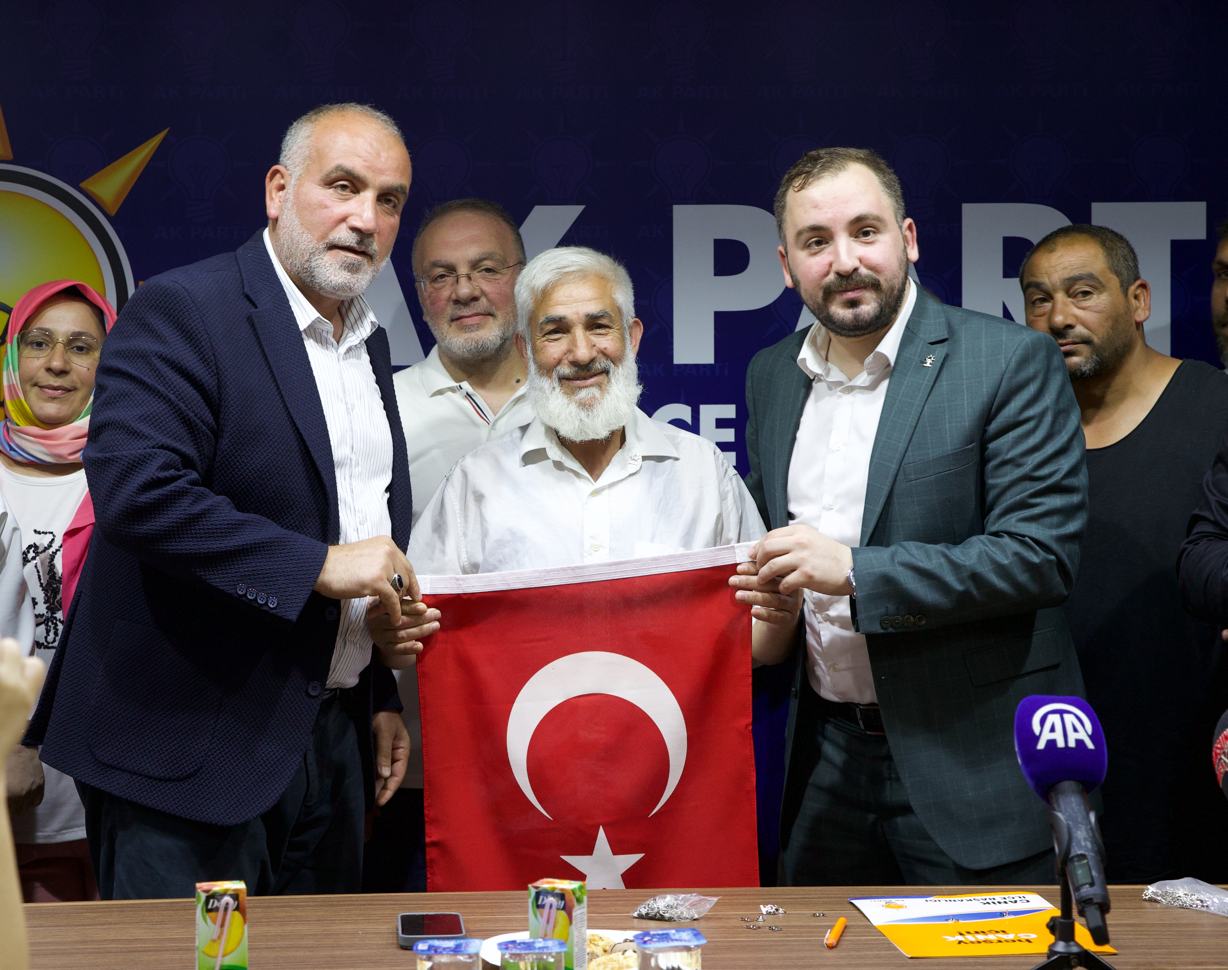 “Terörsüz Türkiye” İçin Bayraklı Destek