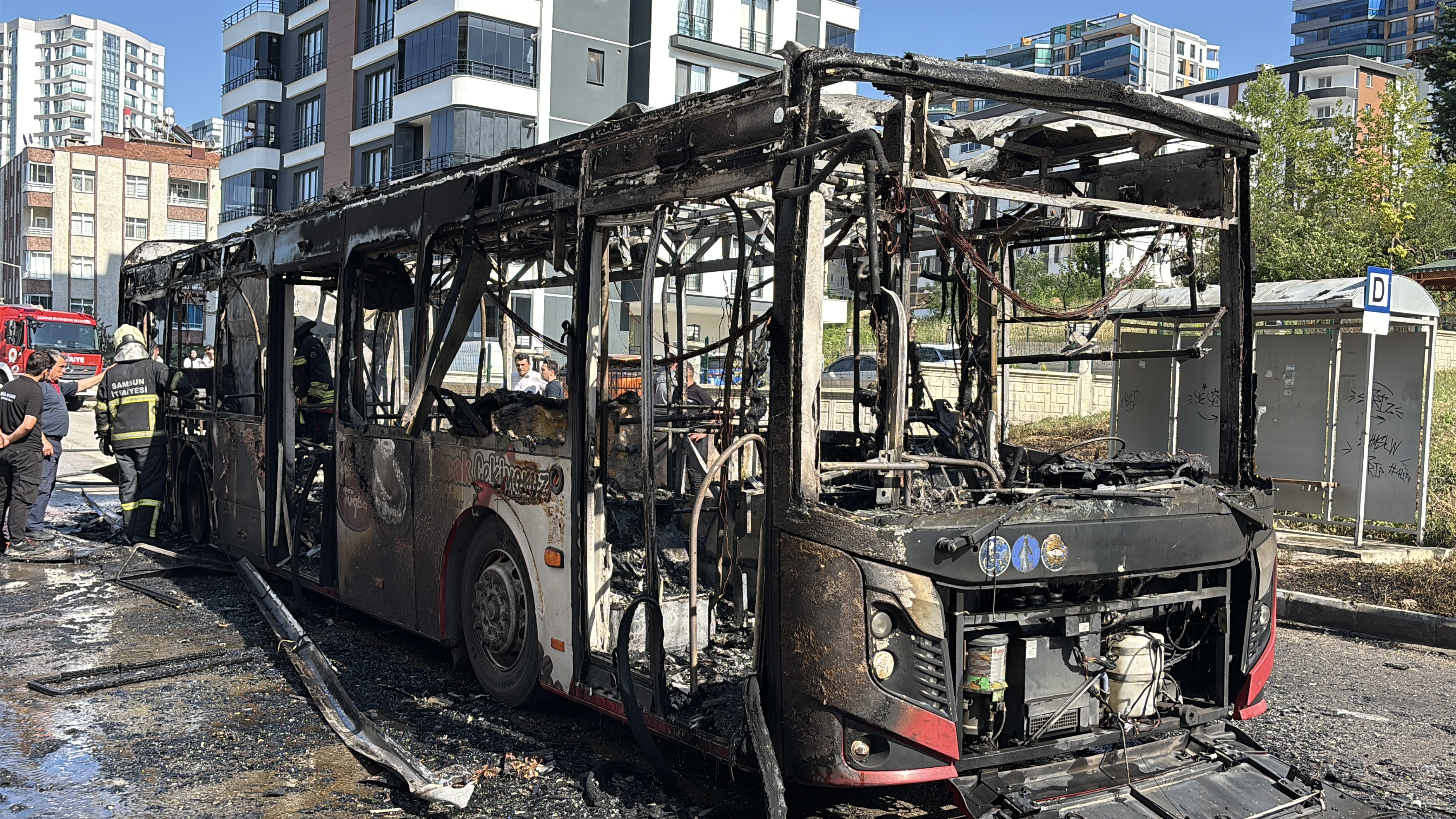 Samsun'da Yolcu Otobüsünde Çıkan Yangın Söndürüldü