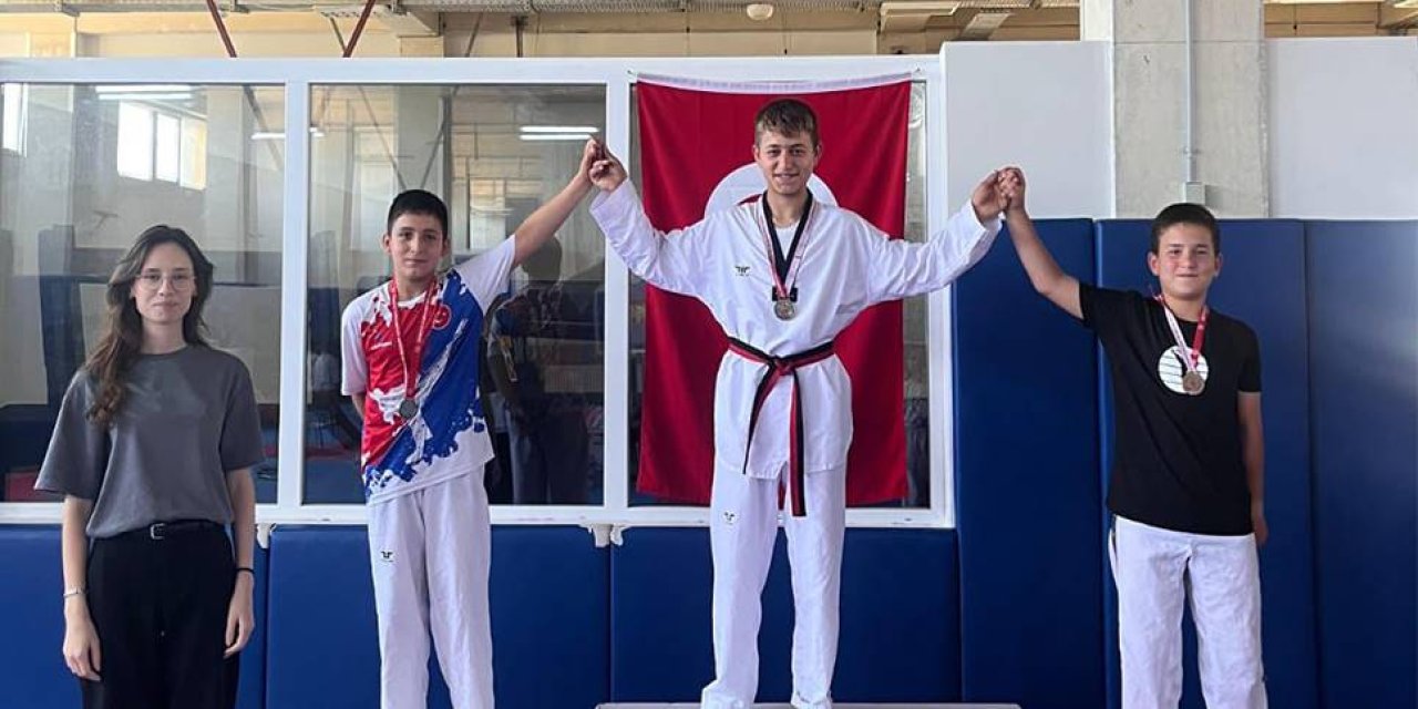 Taekwondo turnuvası nefes kesti
