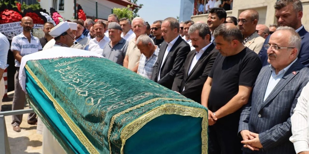 Başkan Mucur'un acı günü: Annesine veda etti
