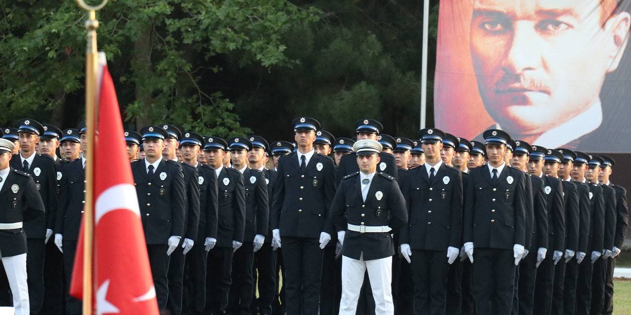 Eğitimini tamamlayan 489 polis adayı mezun oldu