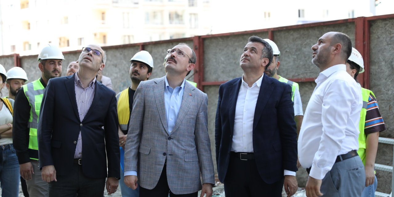 Çalışmaları yerinde inceleyerek bilgi aldı