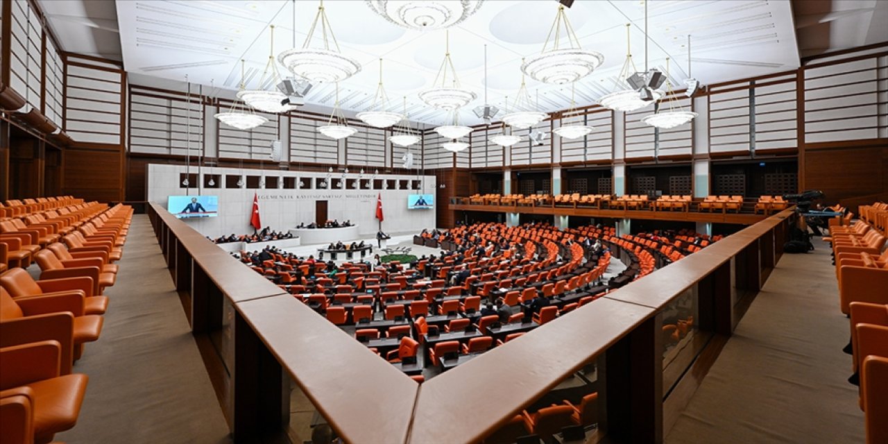 Siyasi partiler üyelerini belirledi