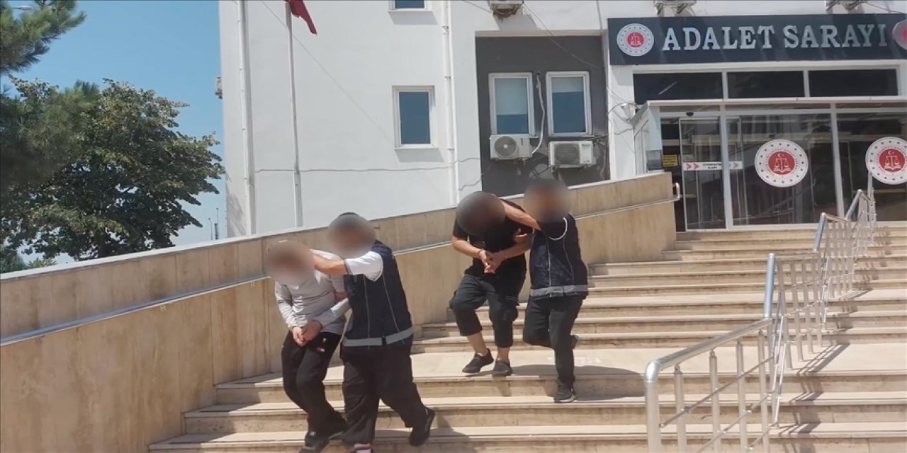 Bir haftada 22 göçmen kaçakçısı tutuklandı