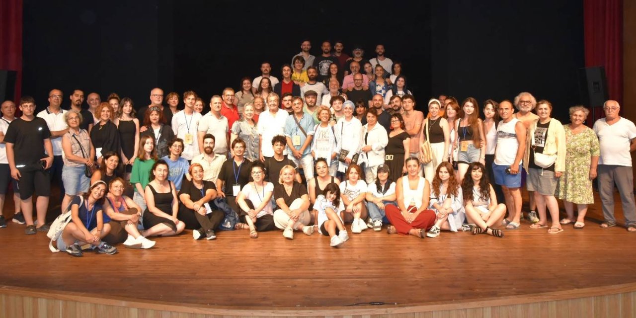 Tiyatro gönüllüleri Atakum'da bir araya geldi