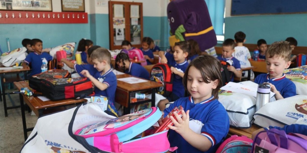 Öğrencilere çanta ve kırtasiye seti verilecek