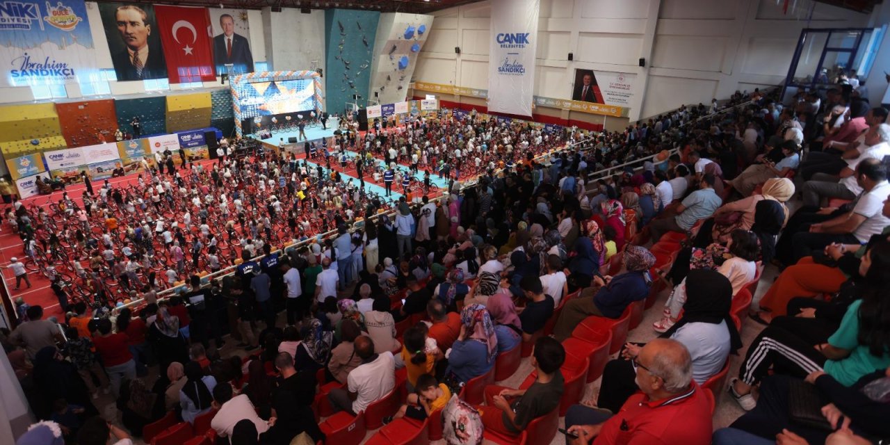 Canik'te çocuklar ödüllerine kavuştu