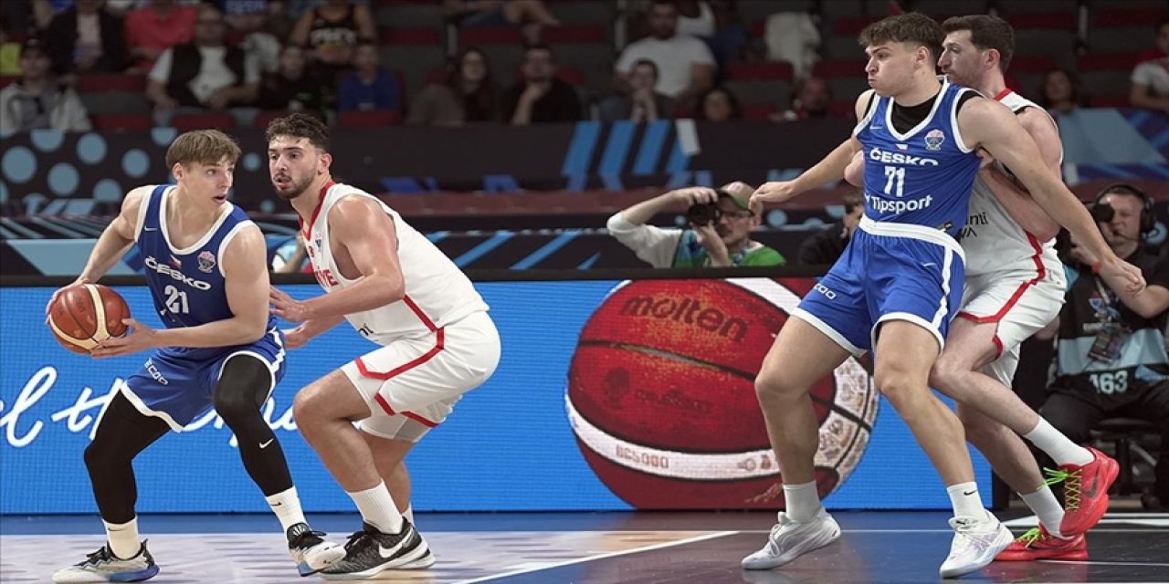 A Milli Erkek Basketbol Takımı 2'de 2 yaptı