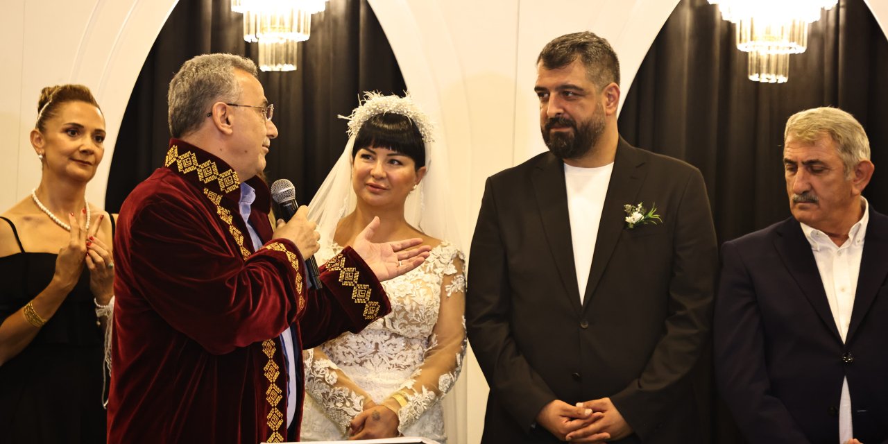 Muhteşem düğün ile dünyaevine girdiler