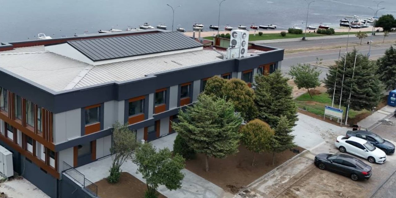 Petek Genç açılış için gün sayıyor