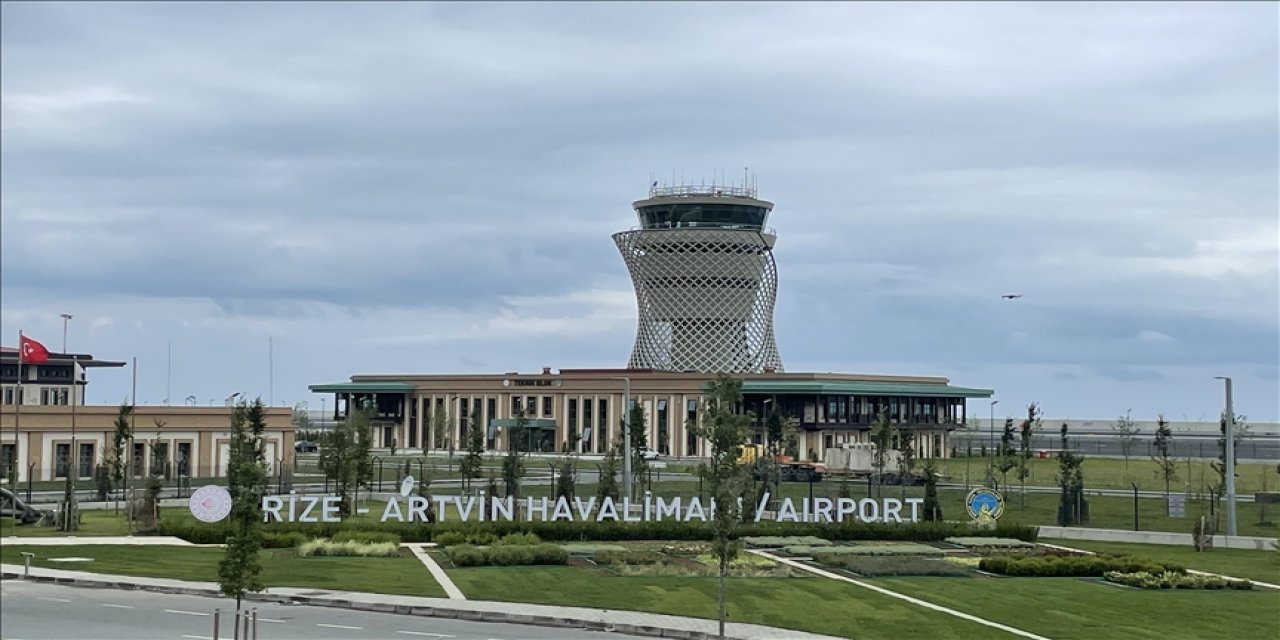 Havalimanını 127 bin 137 yolcu kullandı