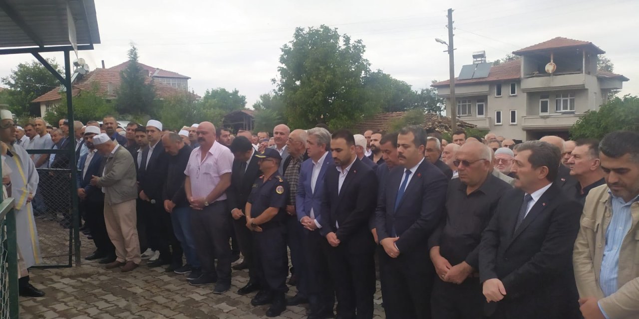 Başkan Kaya'nın cenazesi toprağa verildi