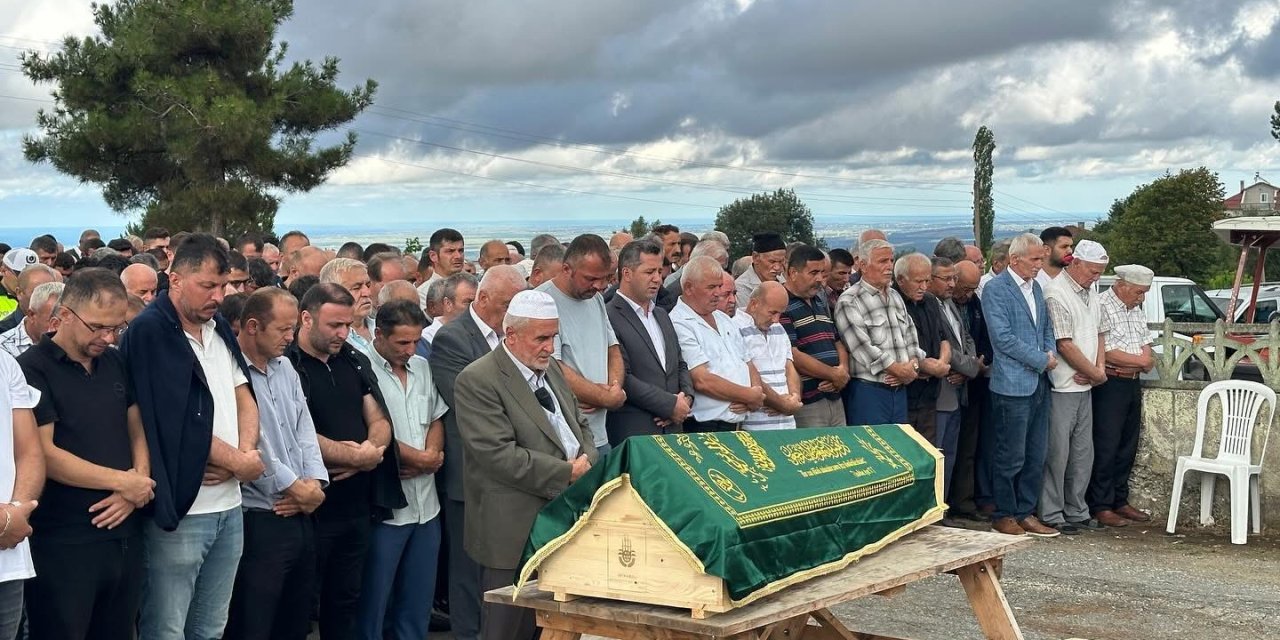 Vefat eden muhtarın cenazesi defnedildi