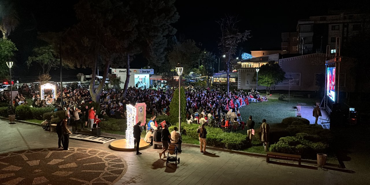 Final maçı dev ekranda izlendi