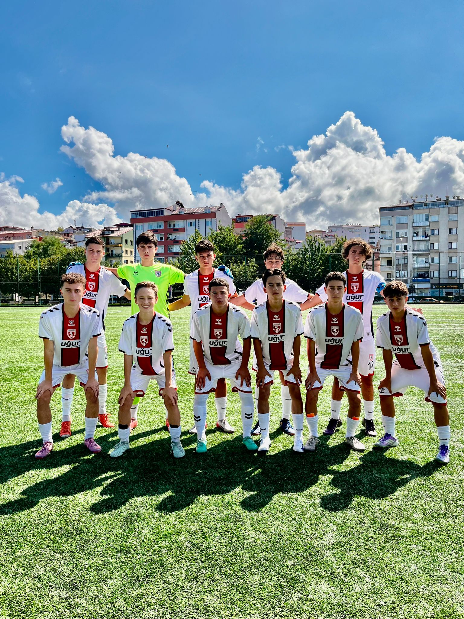 3 puanı 3 golle aldı