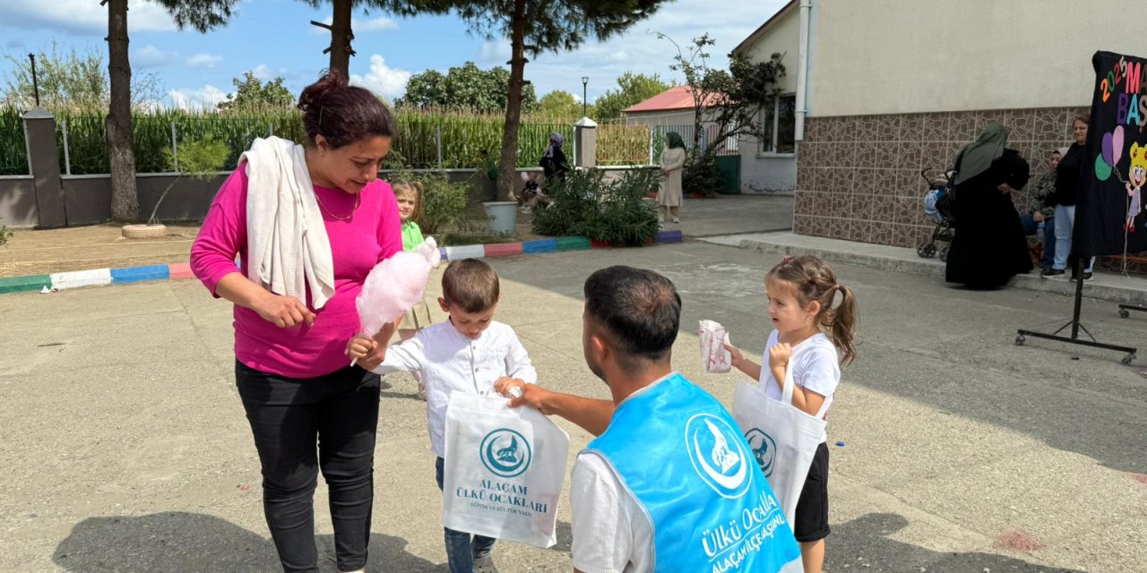 Anaokulu öğrencilerine kırtasiye yardımı yapıldı