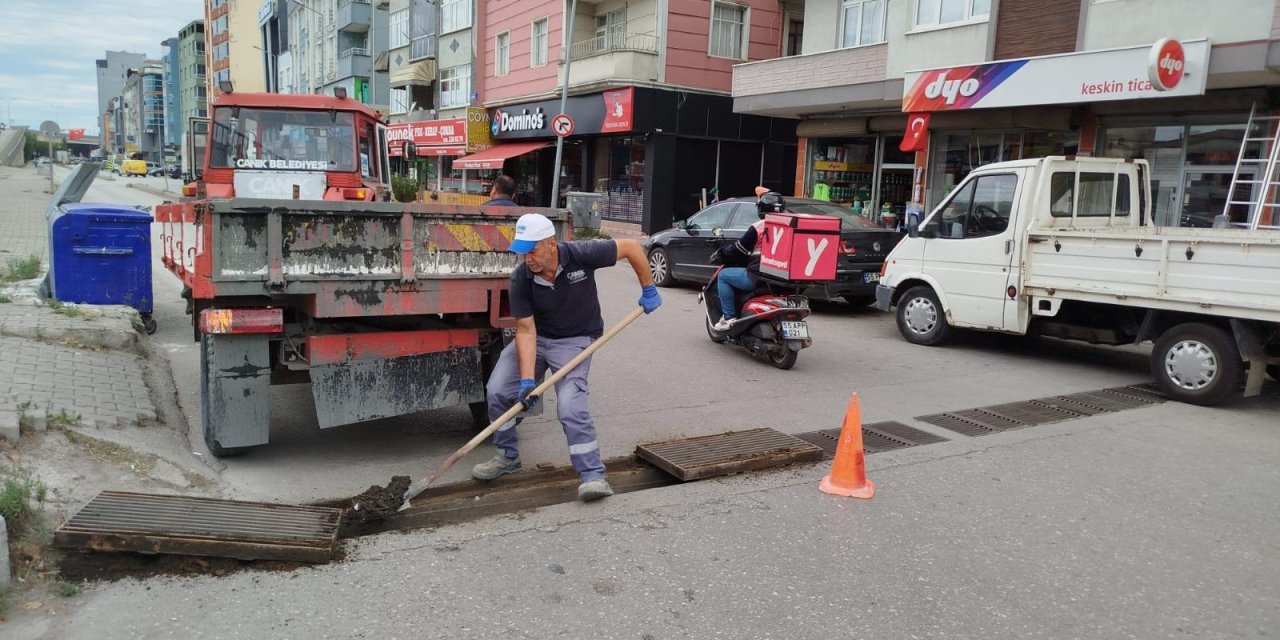 Mazgal temizliği çalışmaları devam ediyor
