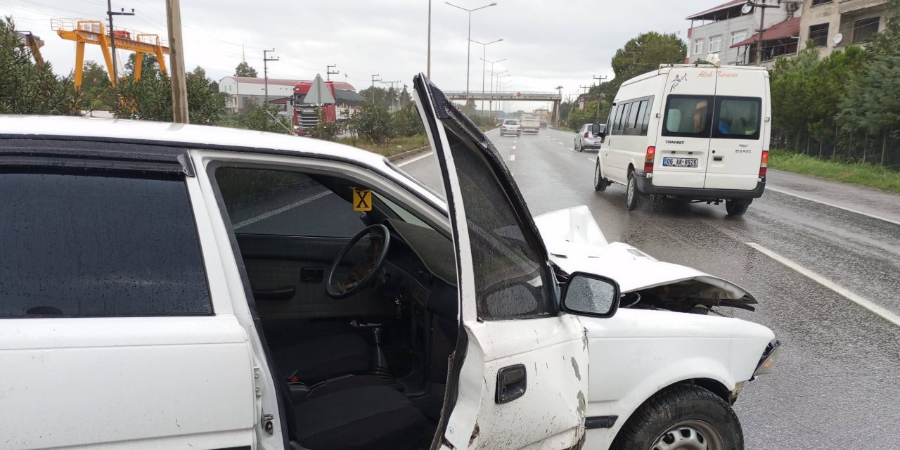 Trafik kazasında 2 kişi yaralandı