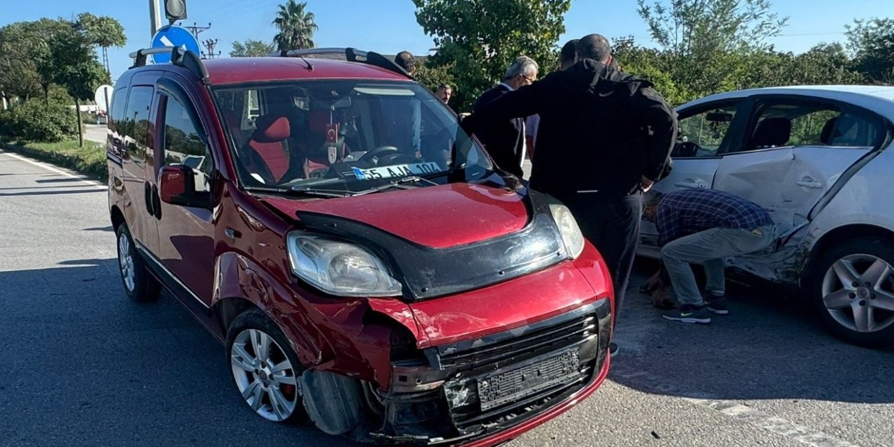 Trafik kazasında 4 kişi yaralandı