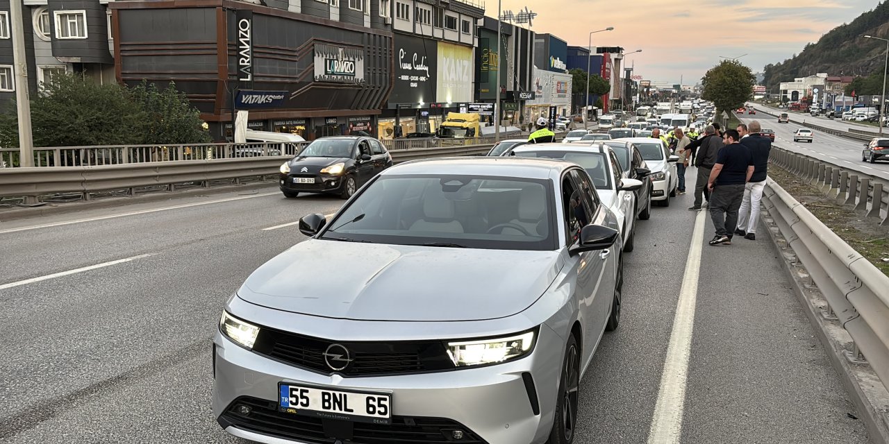 Samsun'da 7 araç zincirleme kazaya karıştı