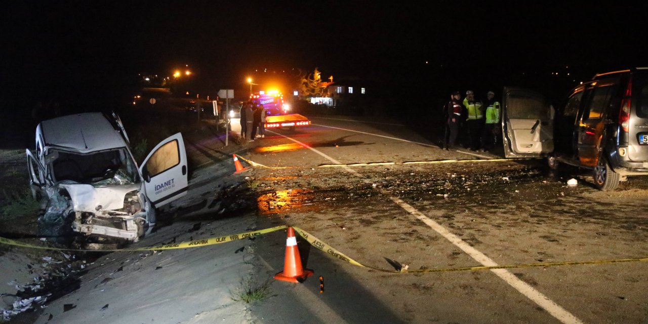 Kazada 1 kişi öldü 2 kişi yaralandı