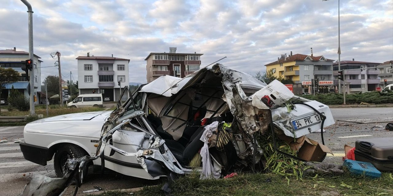 Trafik kazasında 1'i bebek 4 kişi yaralandı