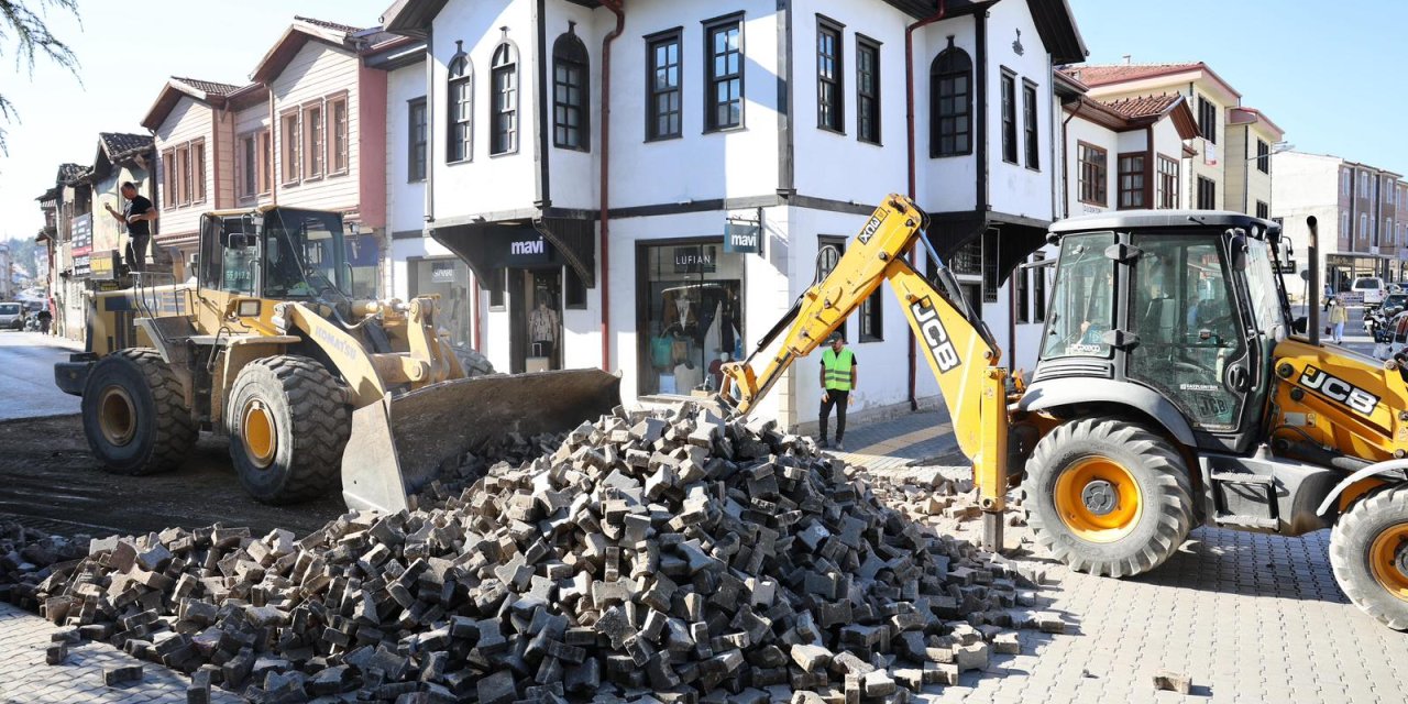 Yol çalışmaları devam ediyor