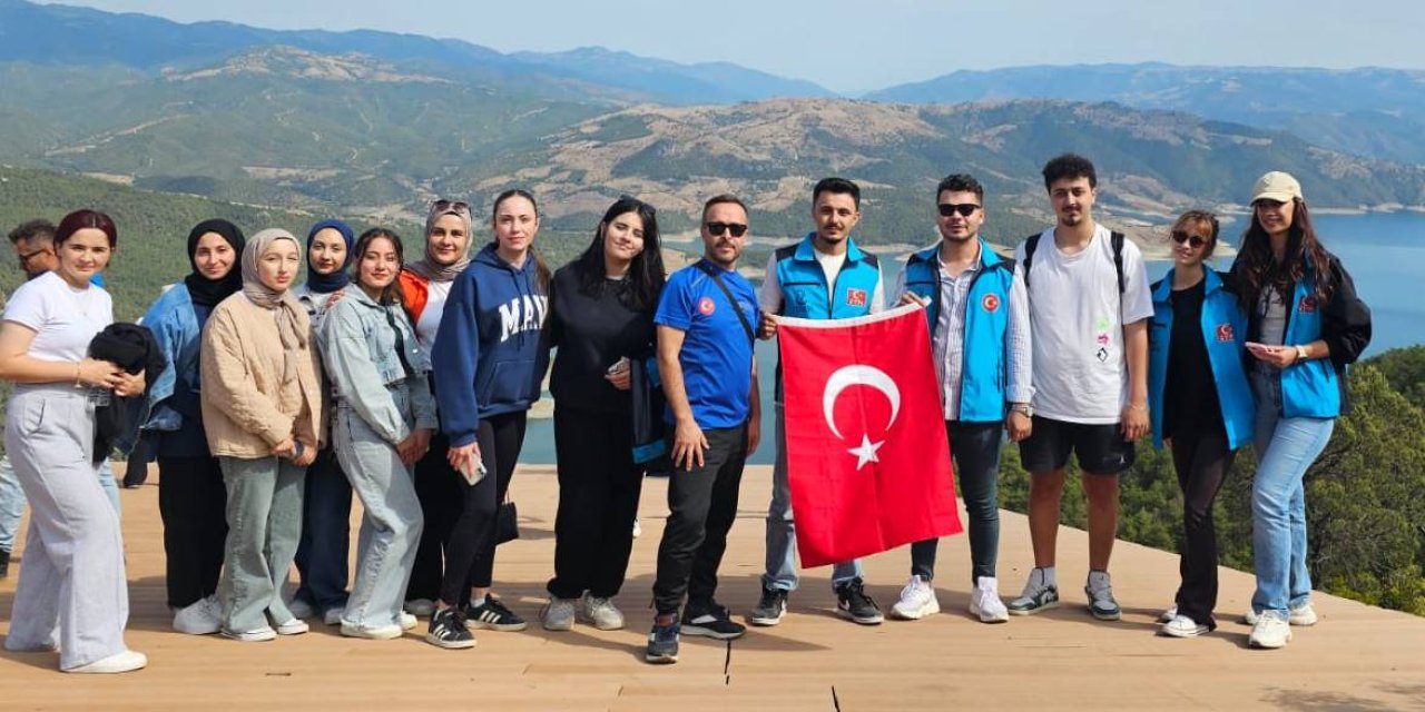 Üniversiteli gençler Şahinkaya Kanyonu'nu keşfetti
