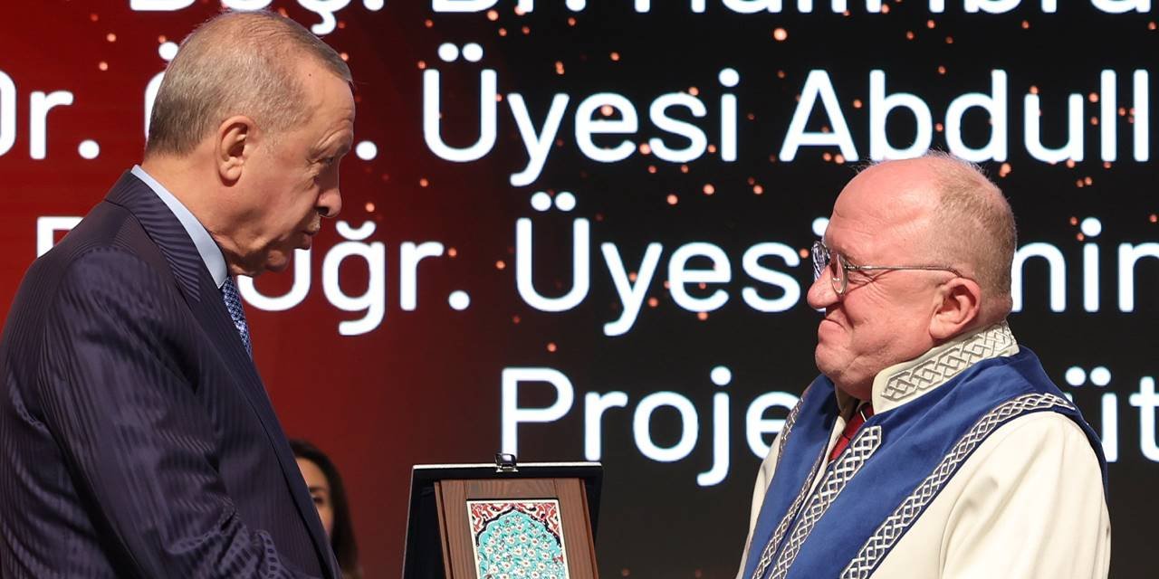 Cumhurbaşkanı Erdoğan’dan SAMÜ'ye üstün başarı ödülü