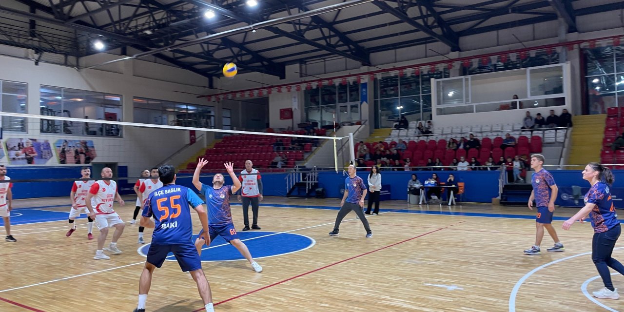Cumhuriyet Bayramı Voleybol Turnuvası düzenlendi