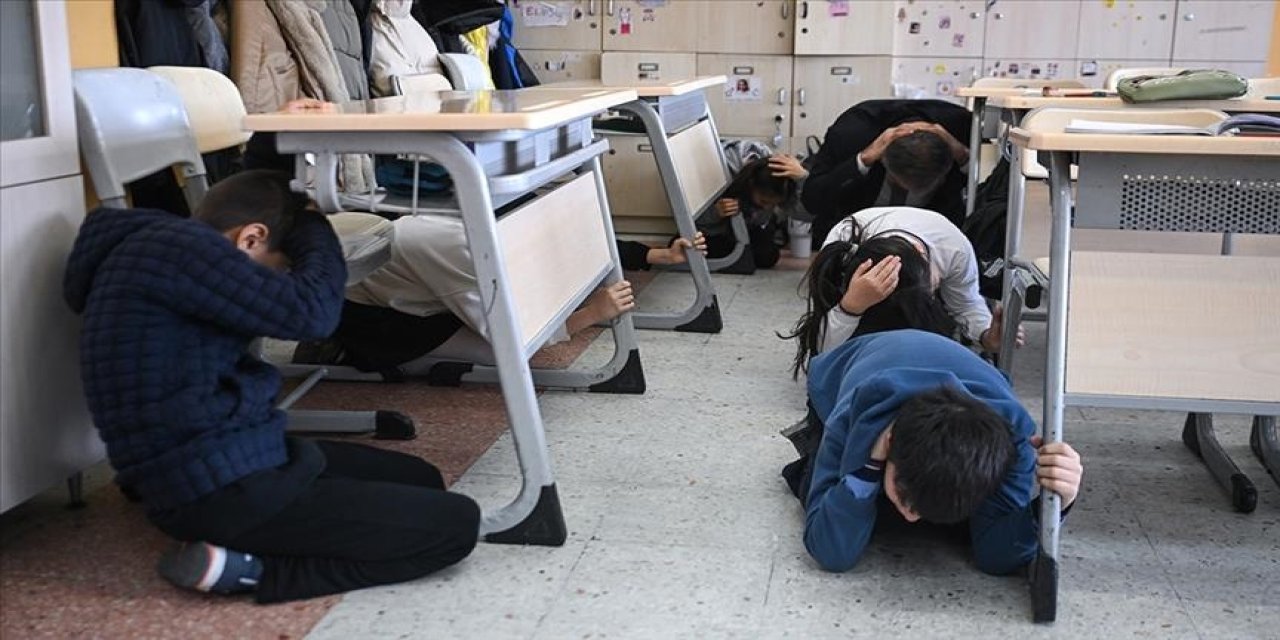 Okullarda eş zamanlı tatbikat uygulayacak