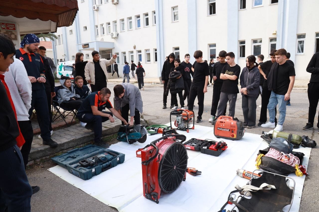 MEB, öğrencileri afetlere hazırlıyor