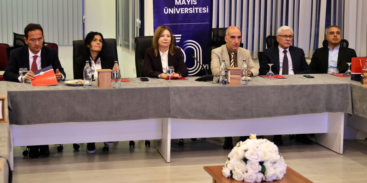 Medya temsilcileriyle bir araya geldi