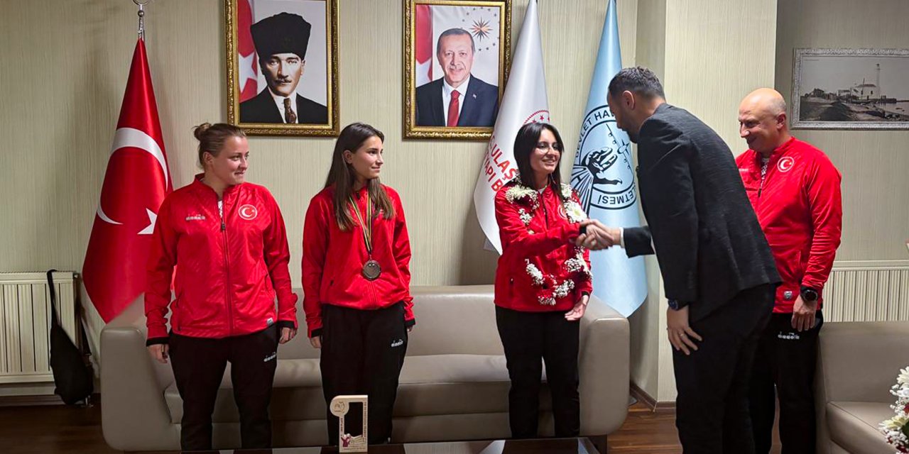 Milli sporcular Samsun'a döndü