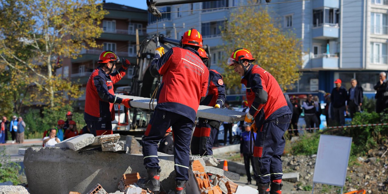 Samsun'da nefes kesen deprem tatbikatı