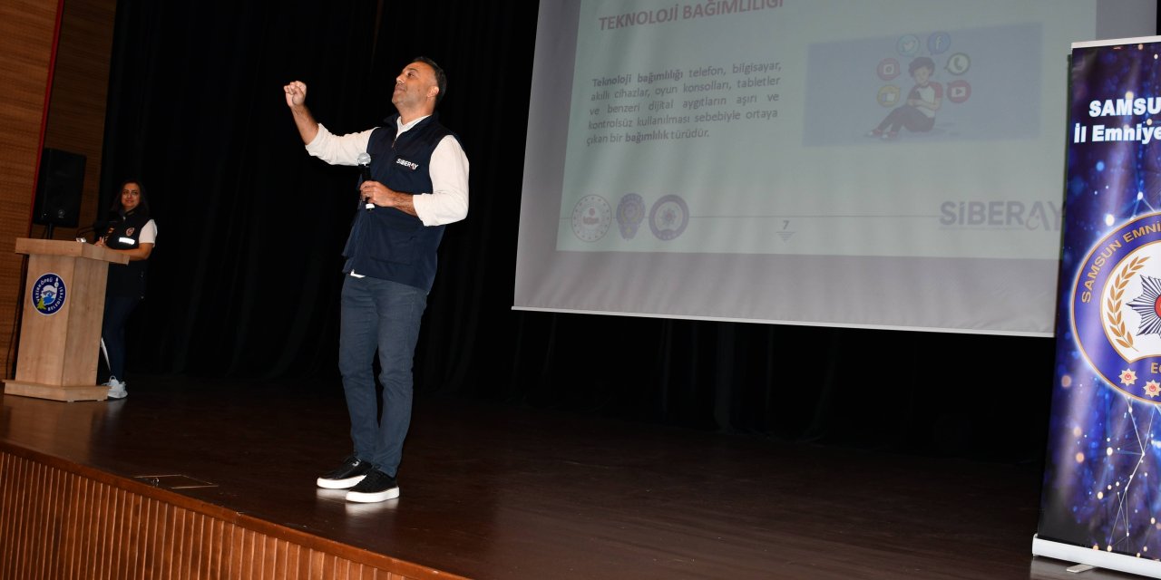 Öğrenciler siber tehditlere karşı bilgilendirildi