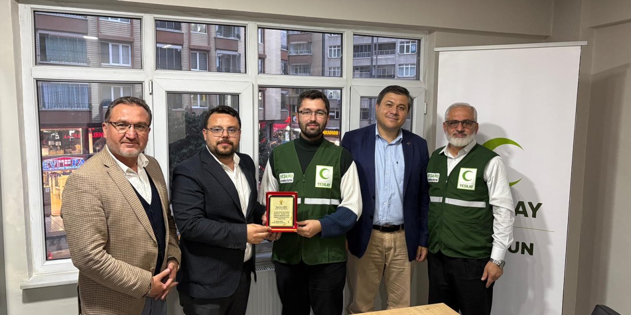 Başkan Uzun'dan Yeşilay'a ziyaret