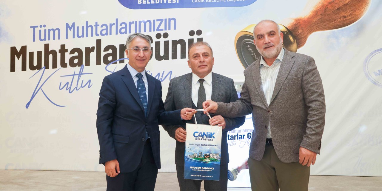 Muhtarların talep ve önerilerini dinledi