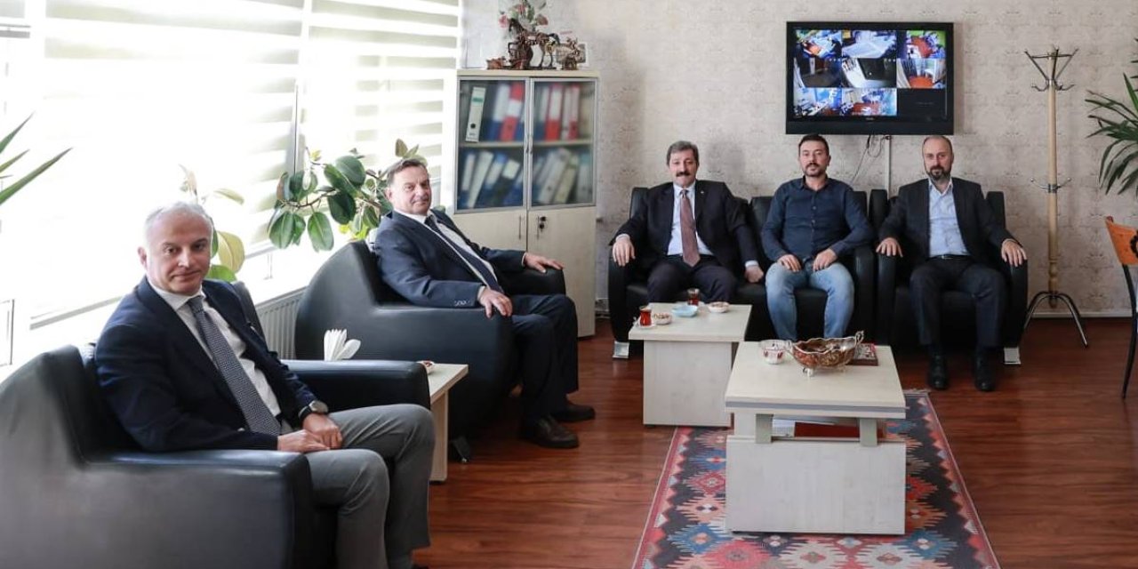 Vali Tavlı'dan Adnan Bahadır'a ziyaret