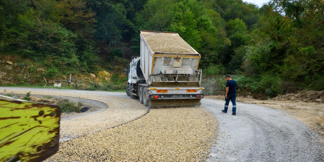 İlkadım'da yol çalışmaları devam ediyor