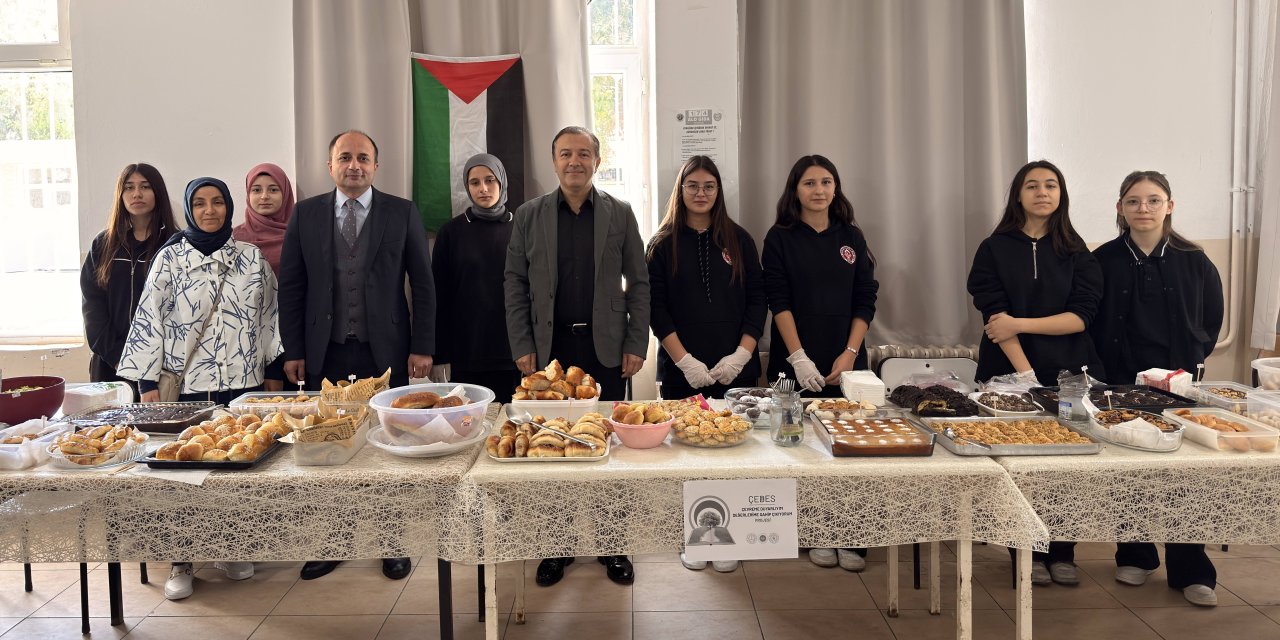 Gazze yararına kermes düzenlendi